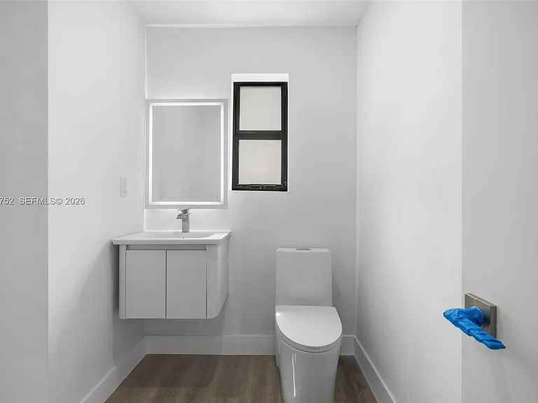 4746 NW 10th Ave — Photo 36