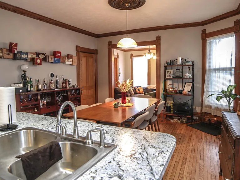 707 Fountain St NE — Photo 4