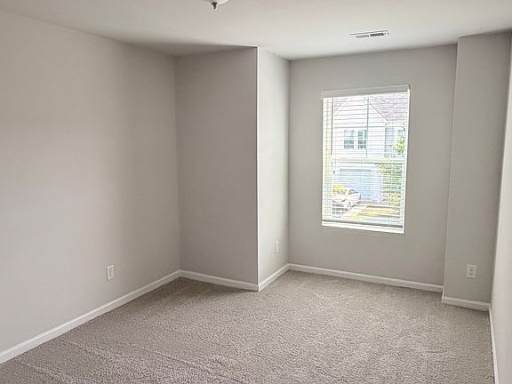 5th image of 136 Briana Marie Way