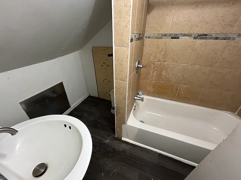 1405 Langston Ave — Photo 14