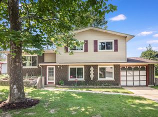 321 Lyons Rd, Bolingbrook, IL 60440