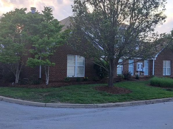 422 Eastgate Village Wynde, Louisville, KY 40223