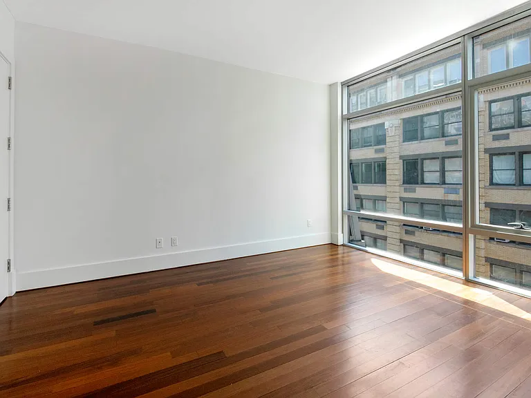 165 W 18th St #8B — Photo 8