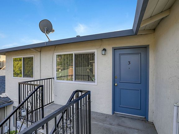 2nd image of 423 Auburn Way APT 3