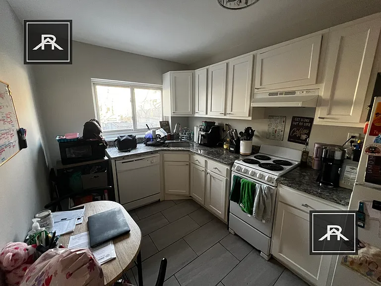 65 Selkirk Rd #3 — Photo 24