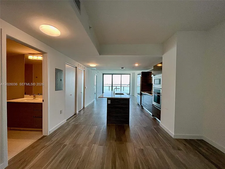 460 NE 28th St #2005 — Photo 13