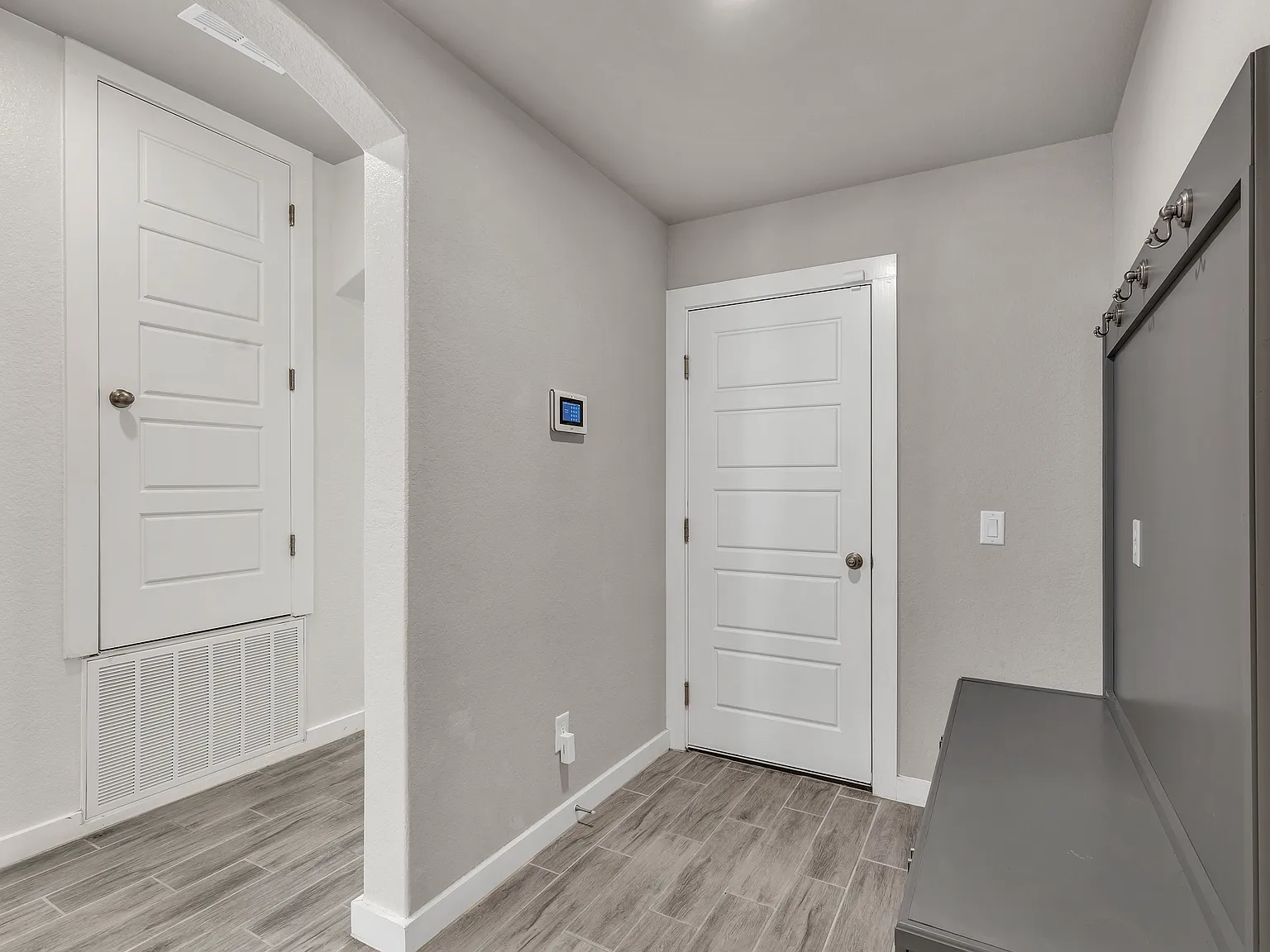 4 bed, 1833 sqft, $2,350 — Photo 3
