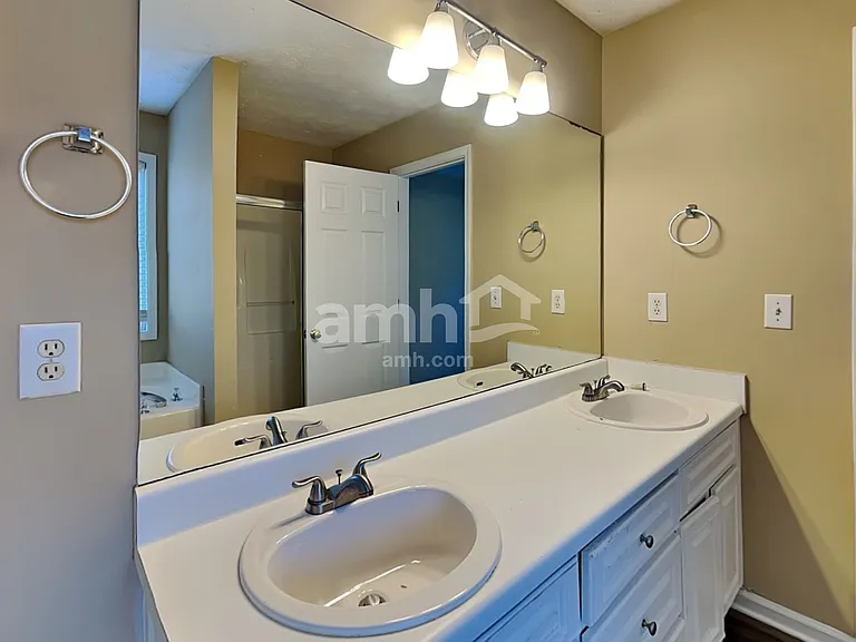2912 Canopy Cir — Photo 15