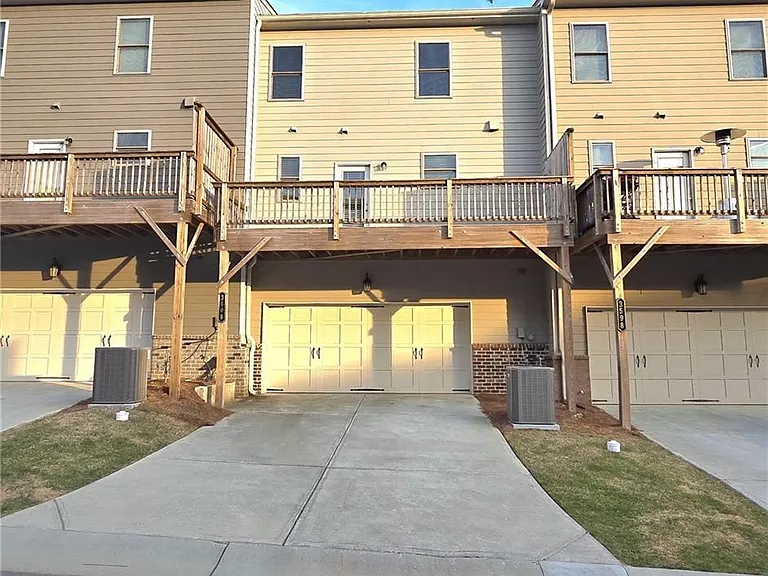 3608 Hidden Valley Cir — Photo 45