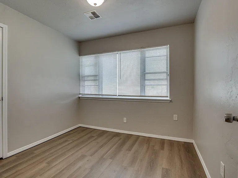 1005 SW 63rd St — Photo 31