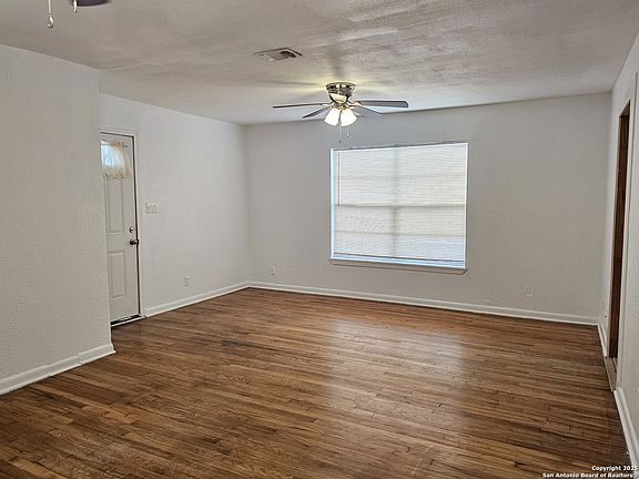 5th image of 651 Glamis