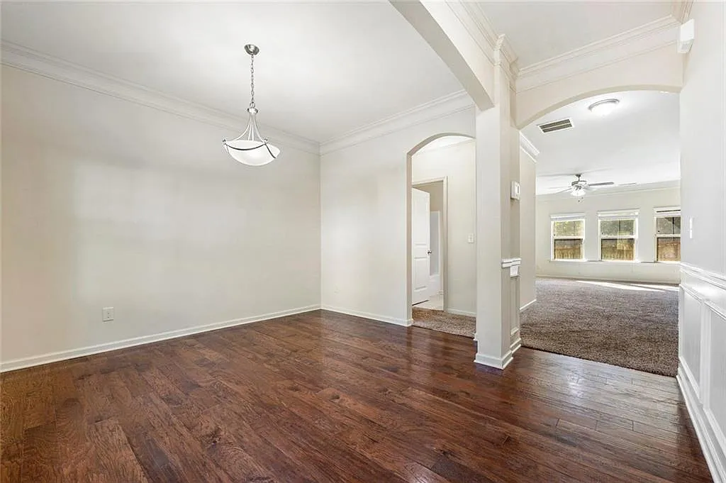 4 bed, 3.0 bath, $2,400 — Photo 3