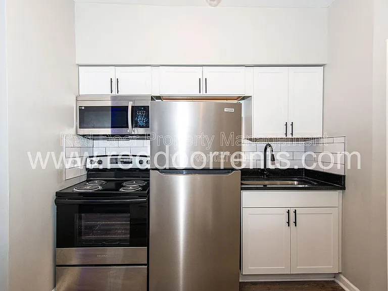 1329 E Market St #8 — Photo 14