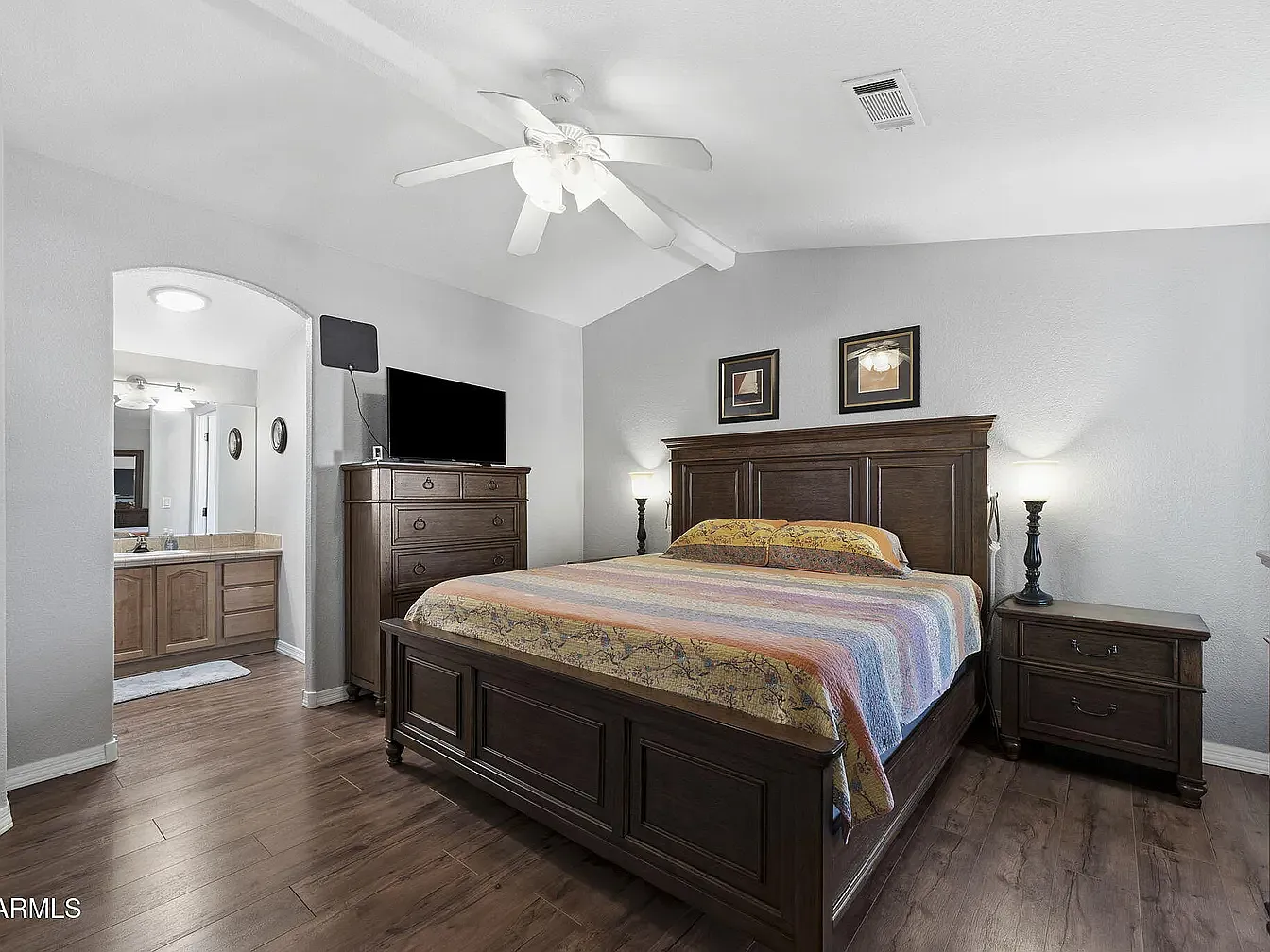 3 bed, 1275 sqft, $2,000 — Photo 3