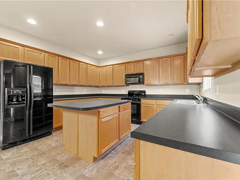 5351 Heyward Pl SW — Photo 28