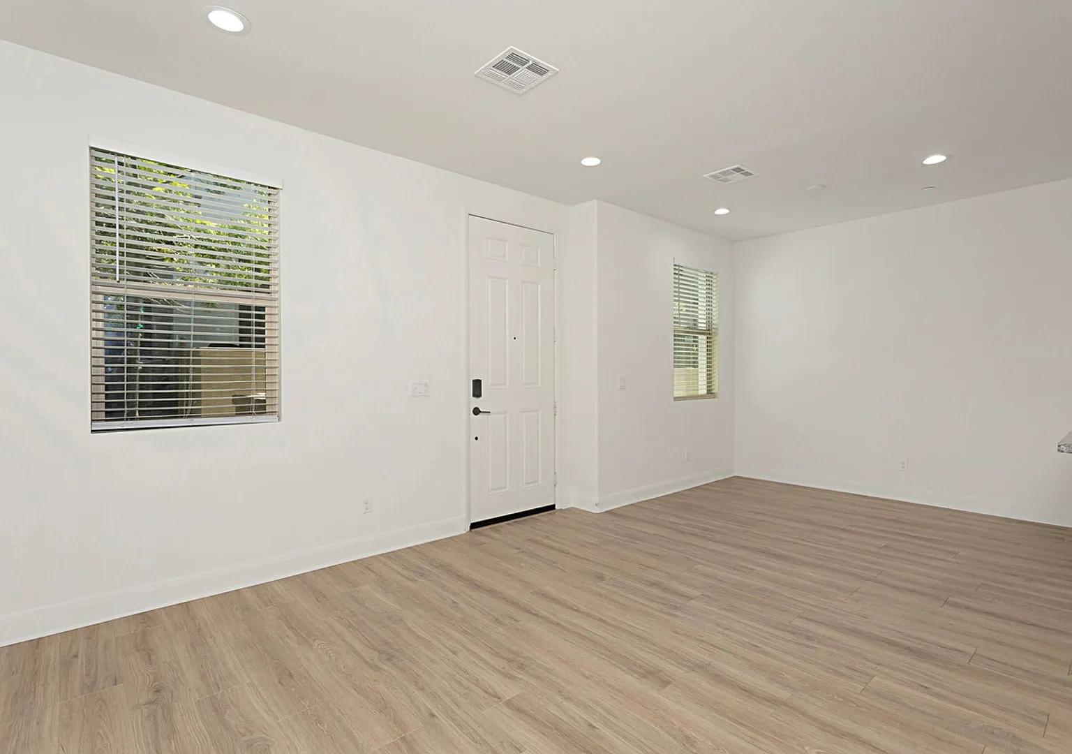 2116 Solara Ln — Photo 4