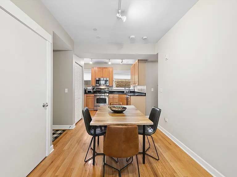 2541 Prairie Ave #1 — Photo 4