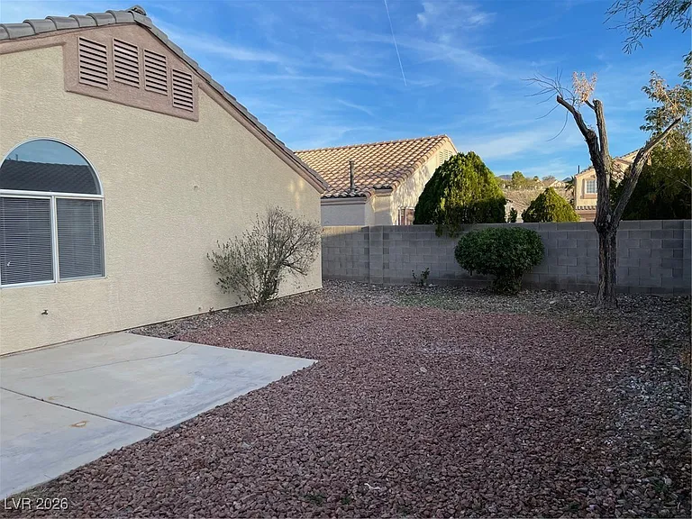 1425 Dragon Rock Dr — Photo 23