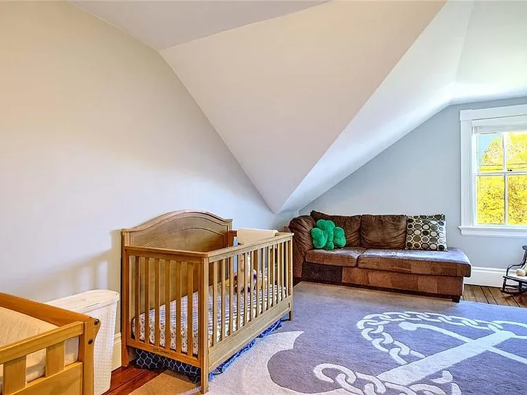 240 Brown St #2 — Photo 38