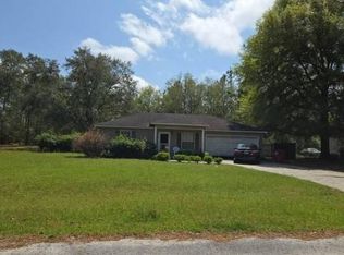 6810 Oakwood Ln, Blackshear, GA 31516