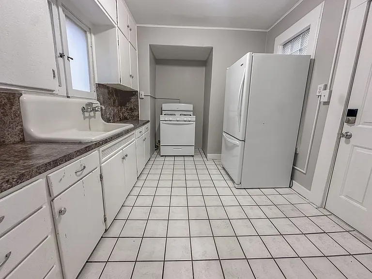 41 Caledonia St NE #1 — Photo 8
