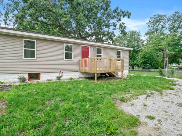 3801 Evergreen St, Hobart, IN 46342