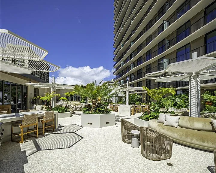 Lilia Waikiki — Photo 11
