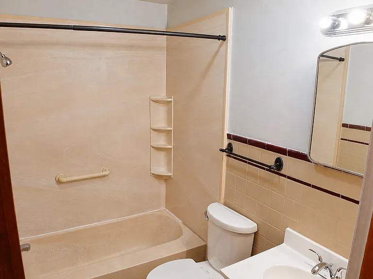 610 Mauldeth Rd — Photo 10