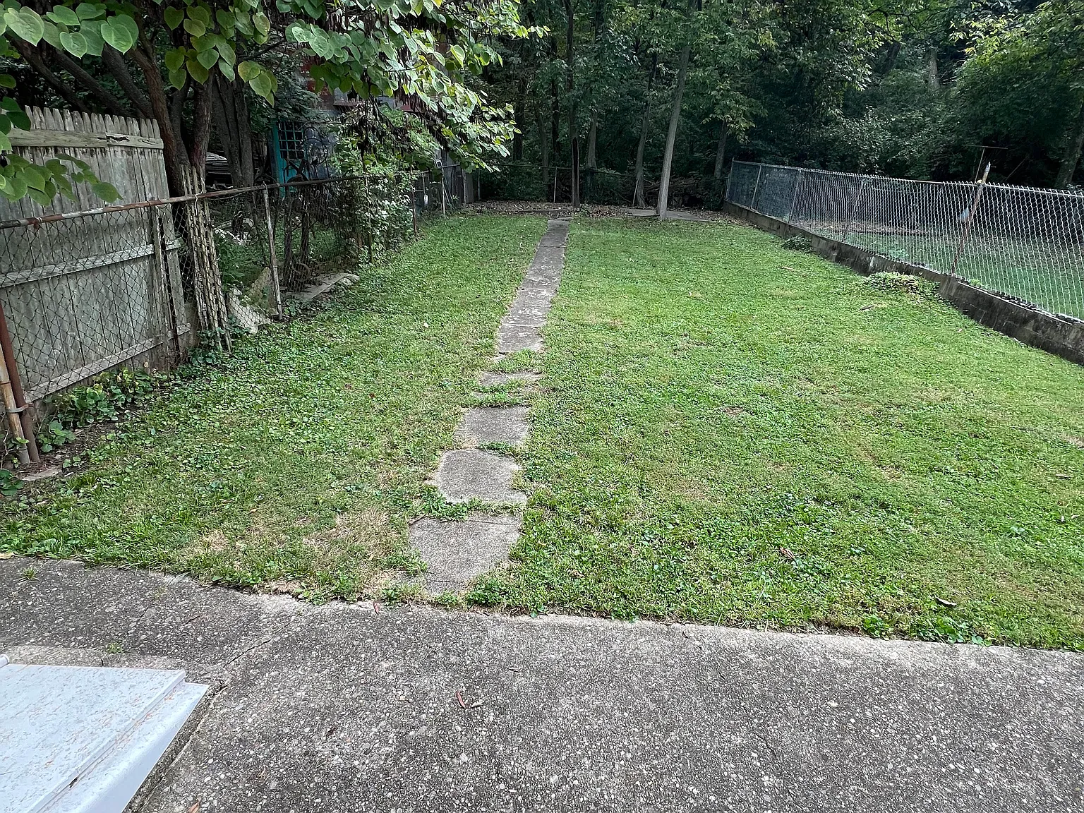 6 bed, 2500 sqft, $4,000 — Photo 4