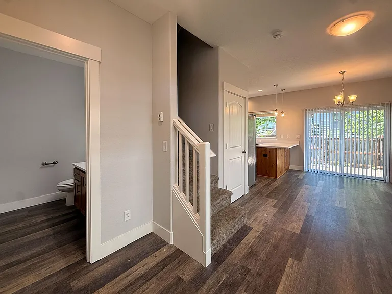 5711-5713 Honey Bee St S — Photo 4