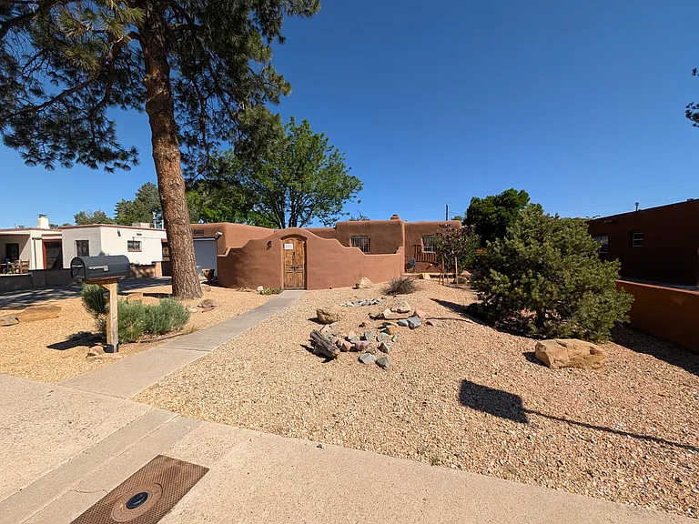8215 San Juan Rd NE — Photo 28