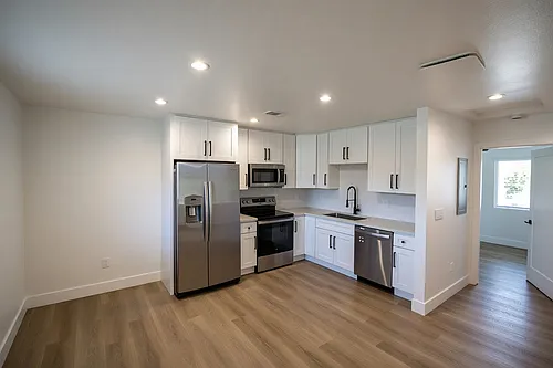 5921 Woodruff Ave #4 Photo 1