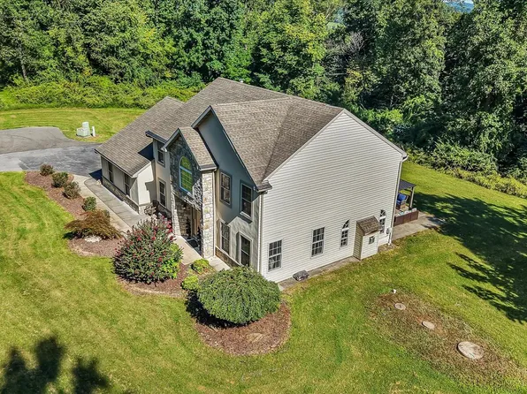69 Santa Maria Dr, Reading, PA 19606