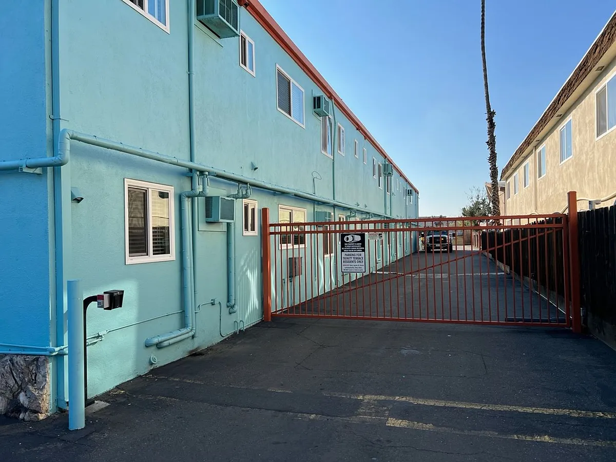 Building Photo - Tully Rd Apts