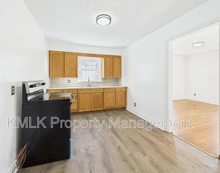 407 Washington St NE — Photo 15
