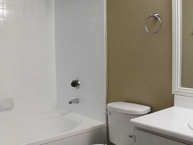 Mandalay Bay Apartments — Photo 4