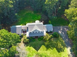 114 Fox Hill Rd, Pomfret Center, CT 06259