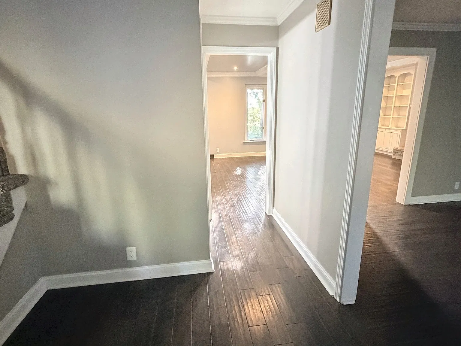 4 bed, 4.0 bath, 2522 sqft, $3,200 — Photo 2