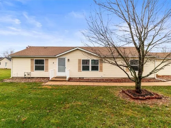 852 NE White Oaks Ln, Oak Grove, MO 64075