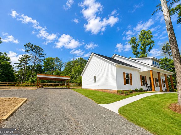 4th image of 540 Country Club Rd