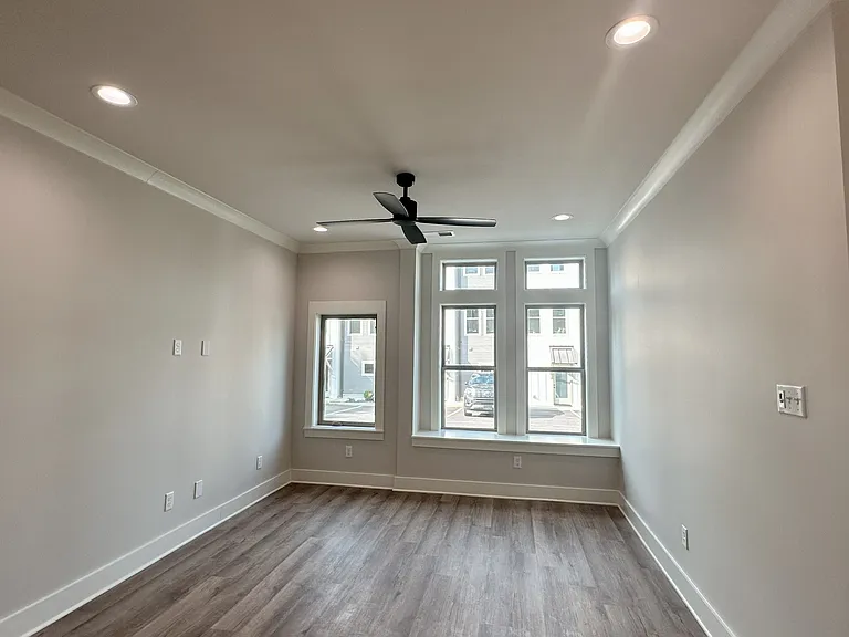 14 Walnut St NE #14 — Photo 13