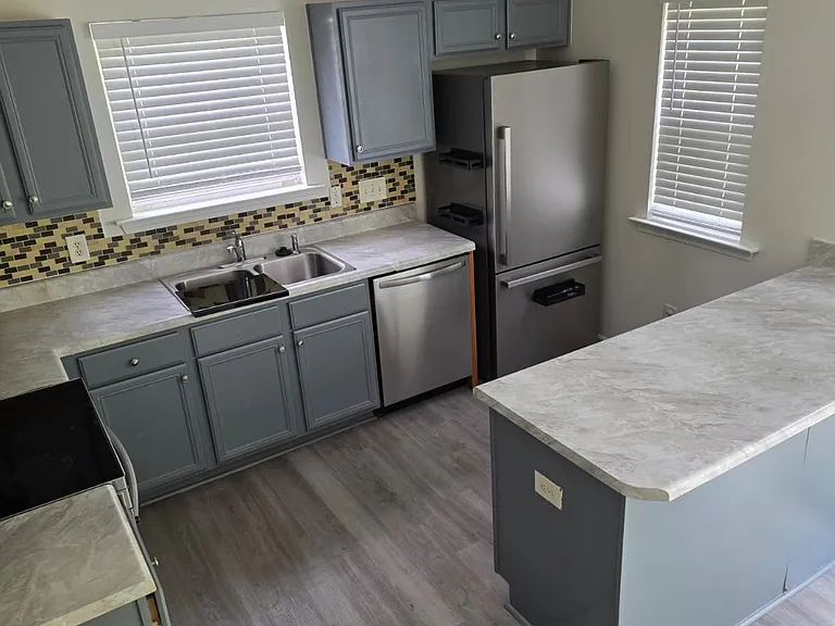 7925 Averette Hill Dr — Photo 8