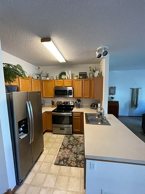 2 bed, 1.5 bath, 1525 sqft, $2,000 — Photo 3