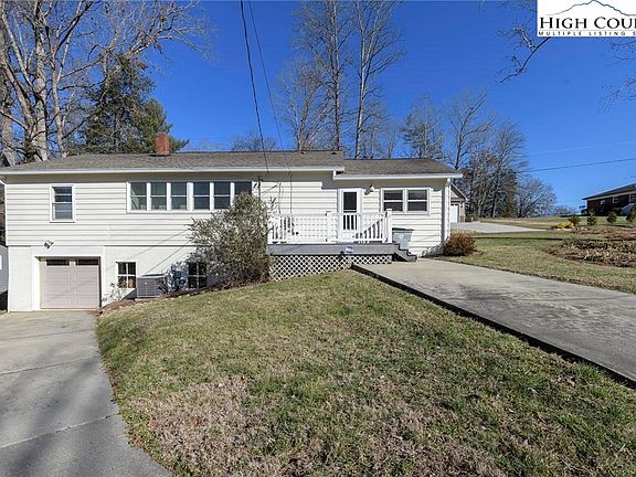4th image of 411 NE Tywood Street