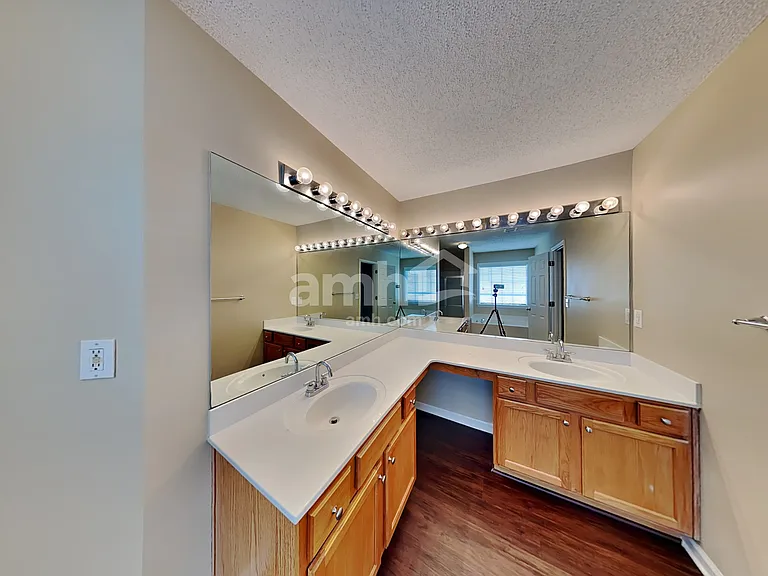 3450 Ridgefair Dr — Photo 12