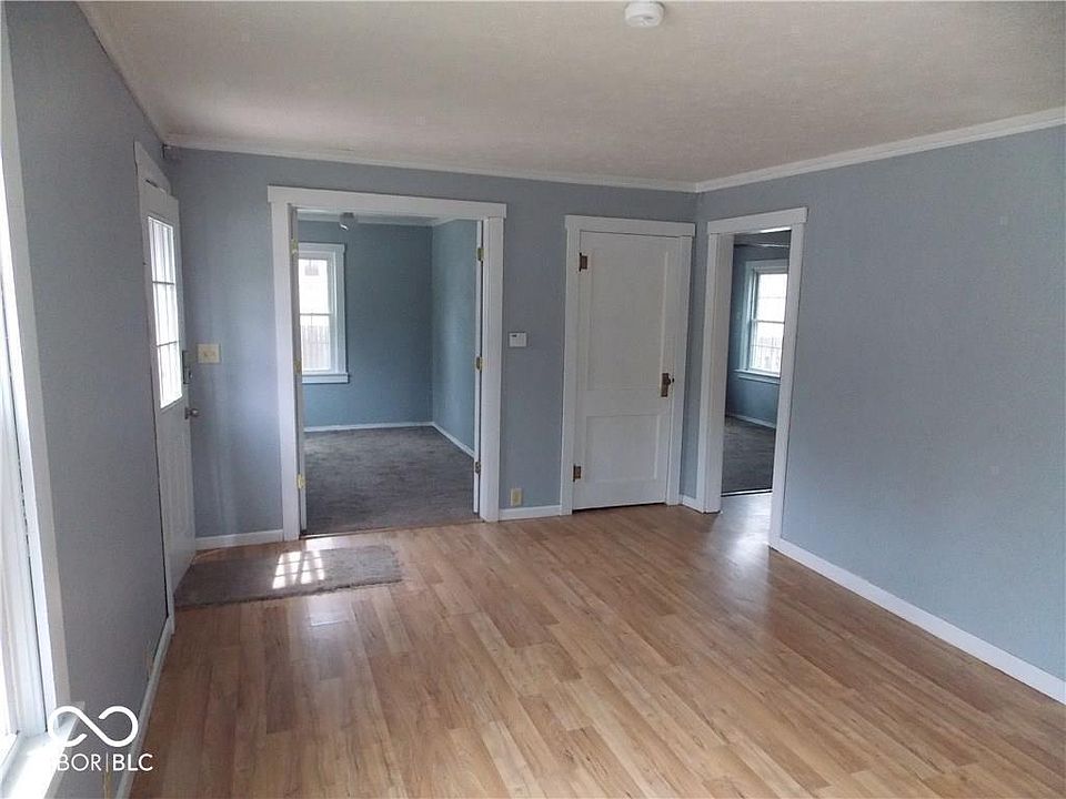 2nd image of 494 W Clinton St