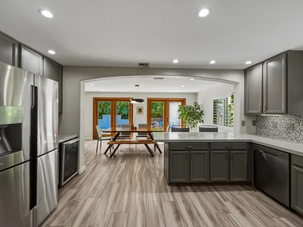 11 Meleana Pl, Kahului, HI 96732