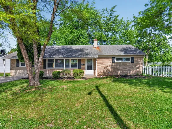 629 Gooseberry Ln, Greenwood, IN 46143