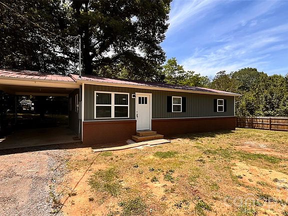 3rd image of 4009 Smokey Creek Rd