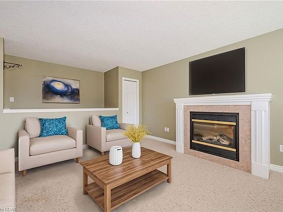 3rd image of 71 Cherry Hill Pl